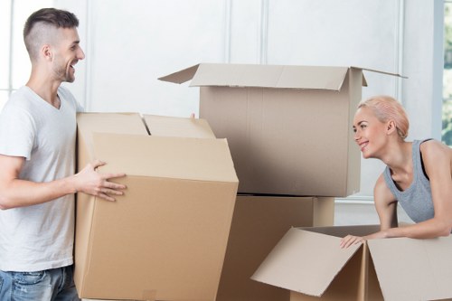 Easy online booking for Richmond removal truck service